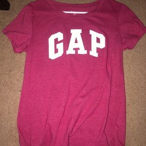 Regular pinkish red gap shirt.